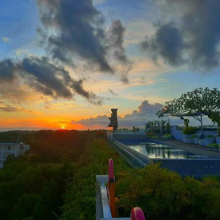 Maxonehotels At Bukit Jimbaran Exterior photo