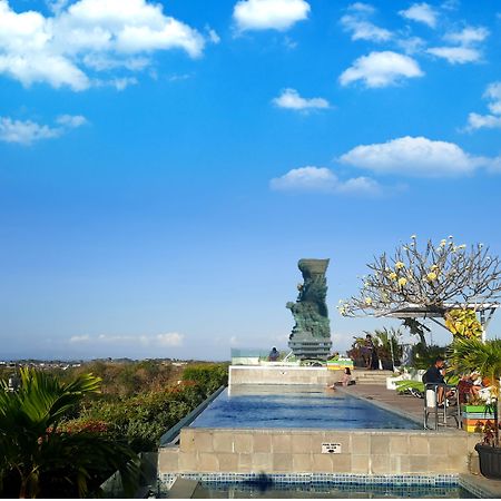 Maxonehotels At Bukit Jimbaran Exterior photo