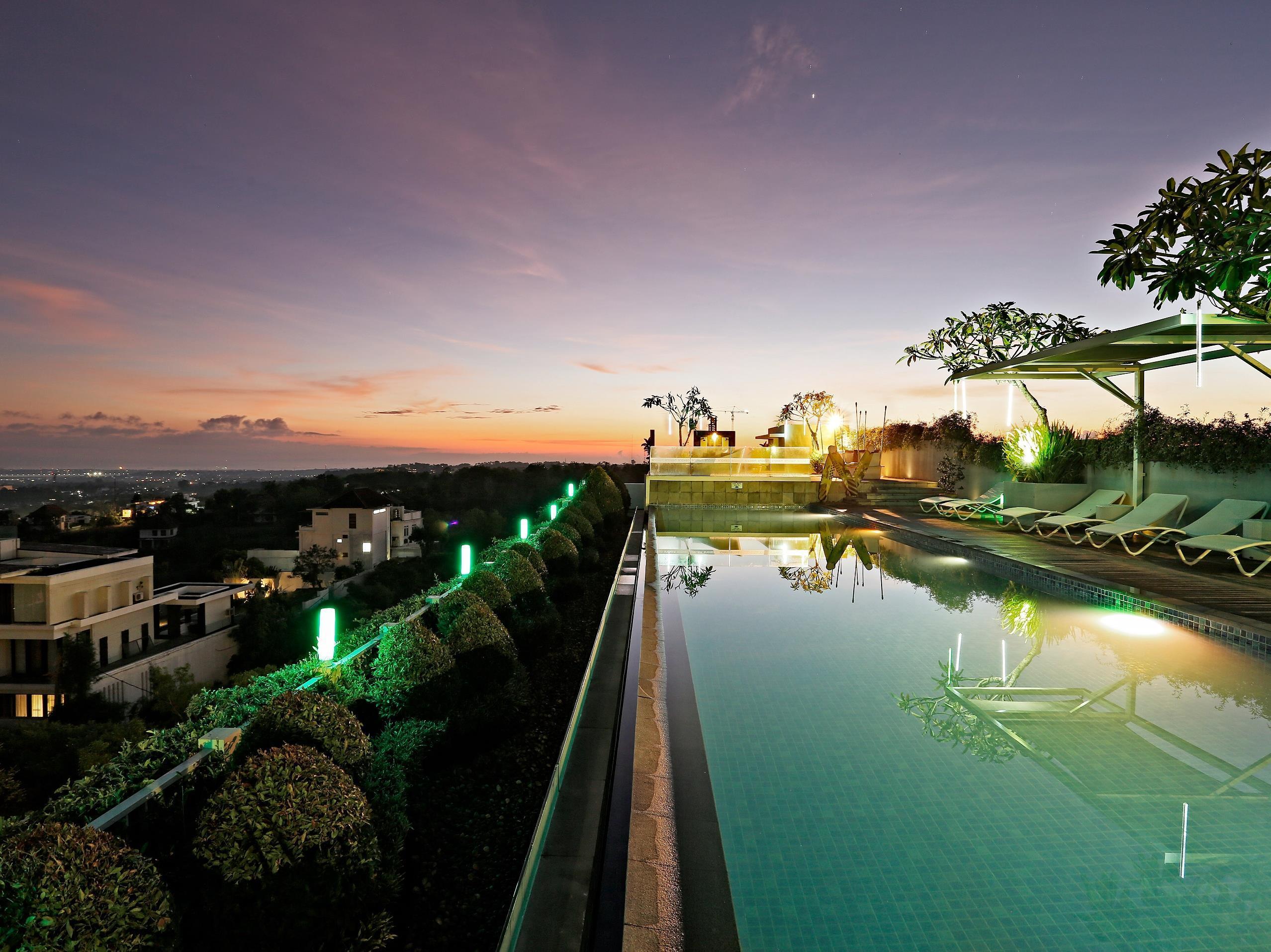 Maxonehotels At Bukit Jimbaran Exterior photo