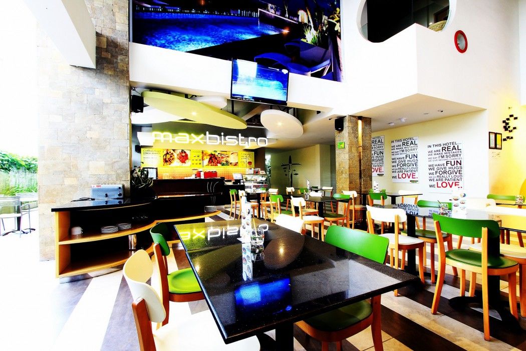 Maxonehotels At Bukit Jimbaran Exterior photo