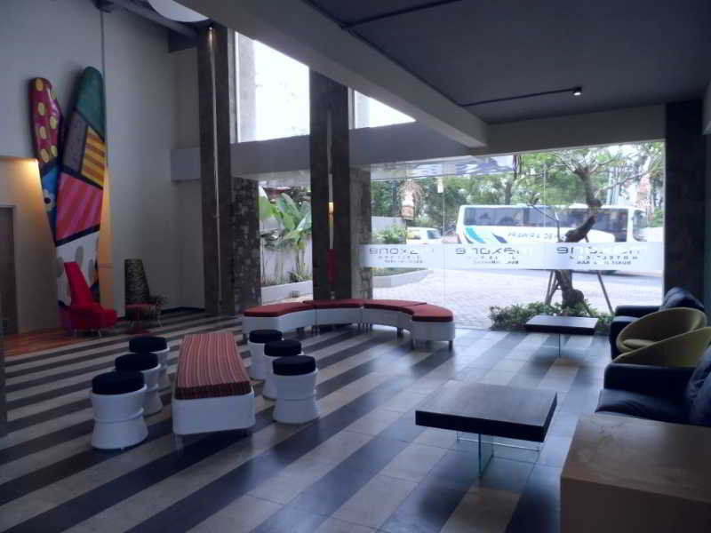 Maxonehotels At Bukit Jimbaran Exterior photo