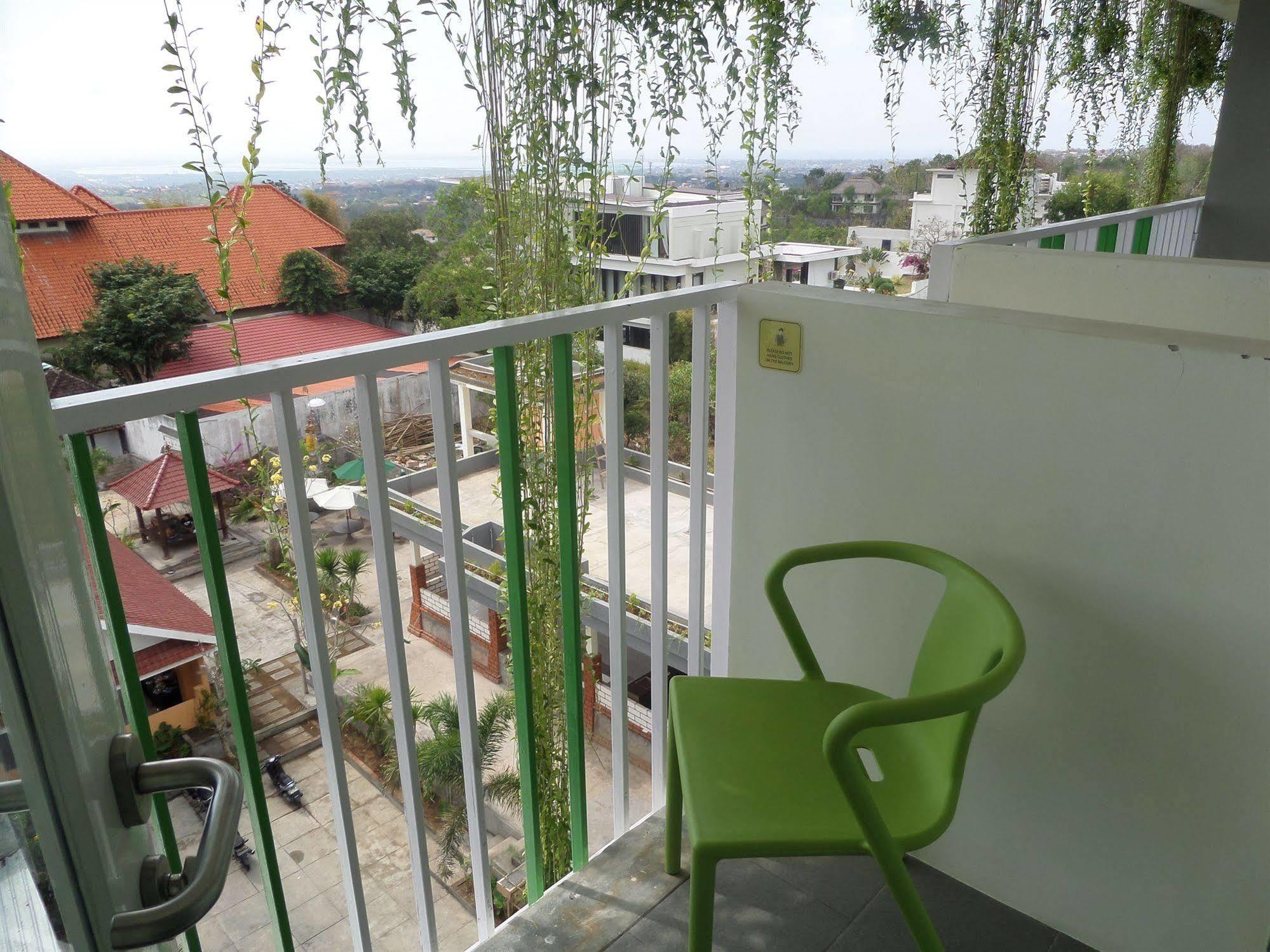 Maxonehotels At Bukit Jimbaran Exterior photo