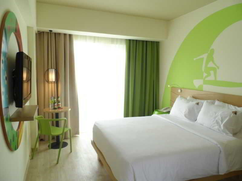 Maxonehotels At Bukit Jimbaran Exterior photo