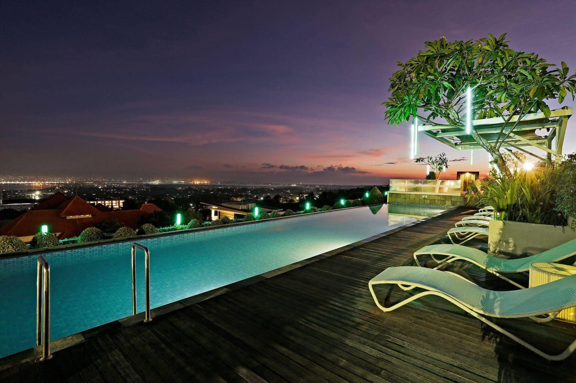 Maxonehotels At Bukit Jimbaran Exterior photo
